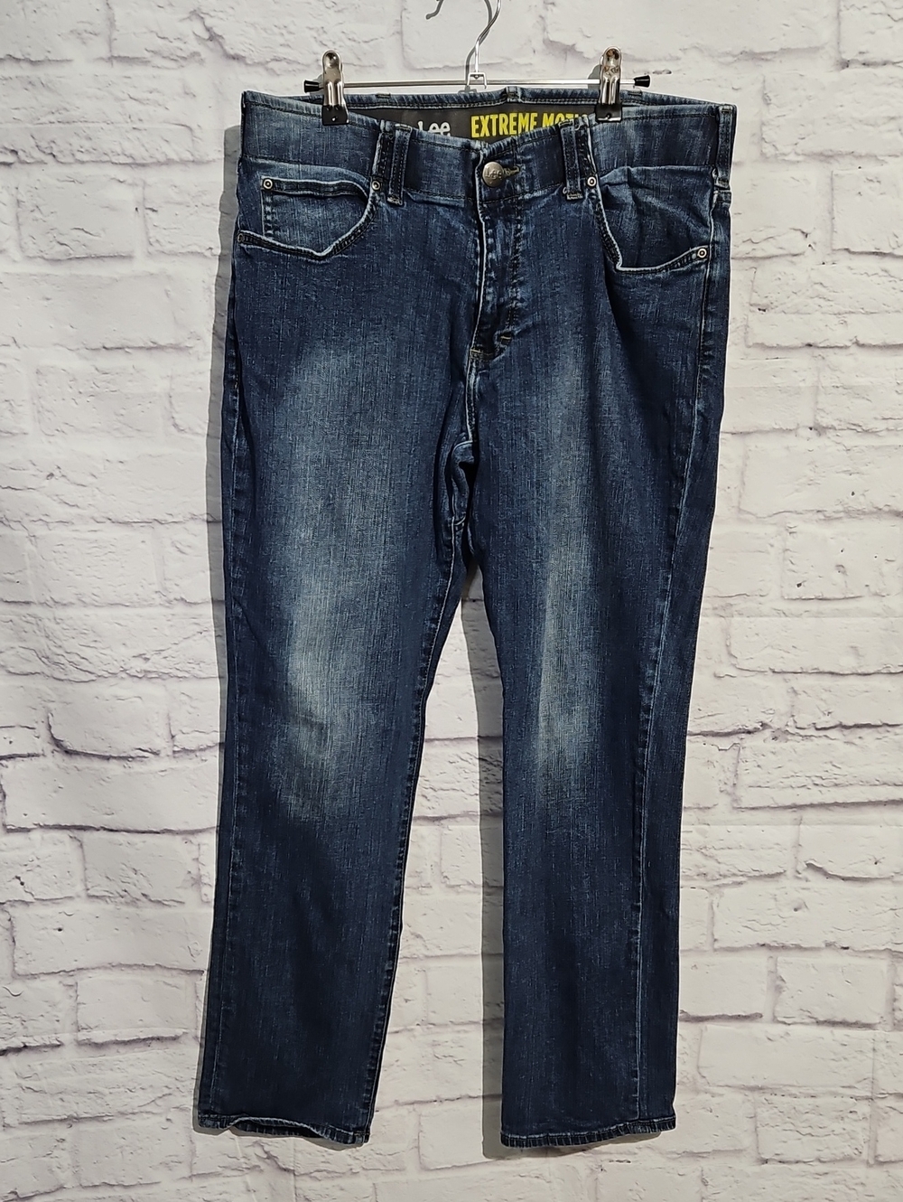 Lee Men’s Mid-Dark Blue Straight Jeans
